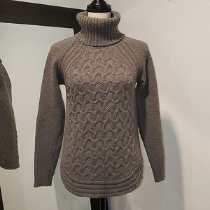 Max Studio cable knit turtleneck sweater, size M